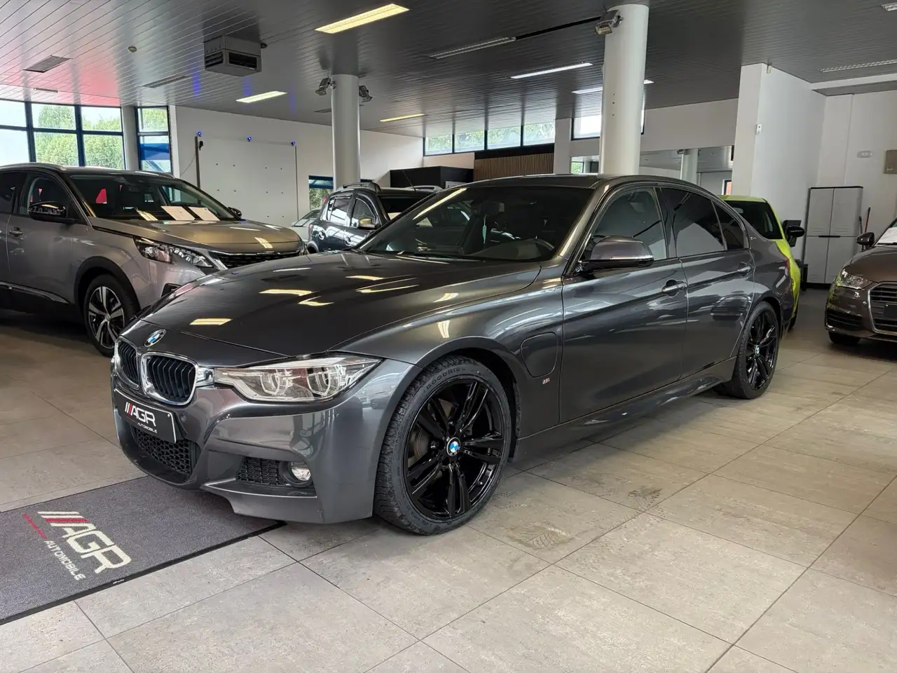 BMW 330